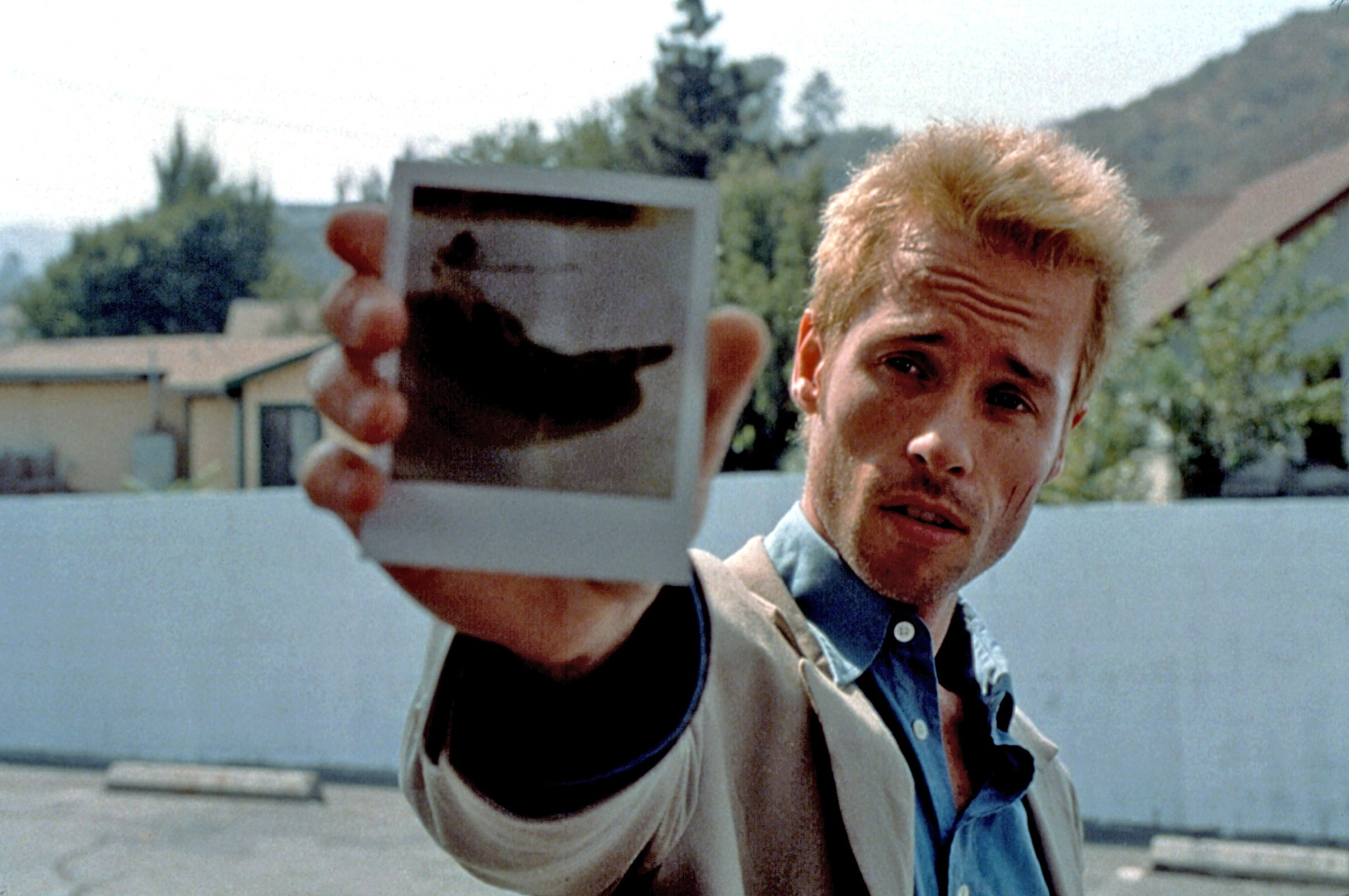 MEMENTO, Guy Pearce, 2000